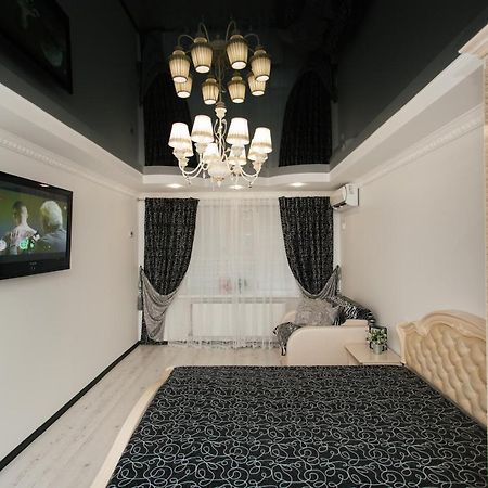 De Luxe Apartments Centr Illinskaya スームィ エクステリア 写真