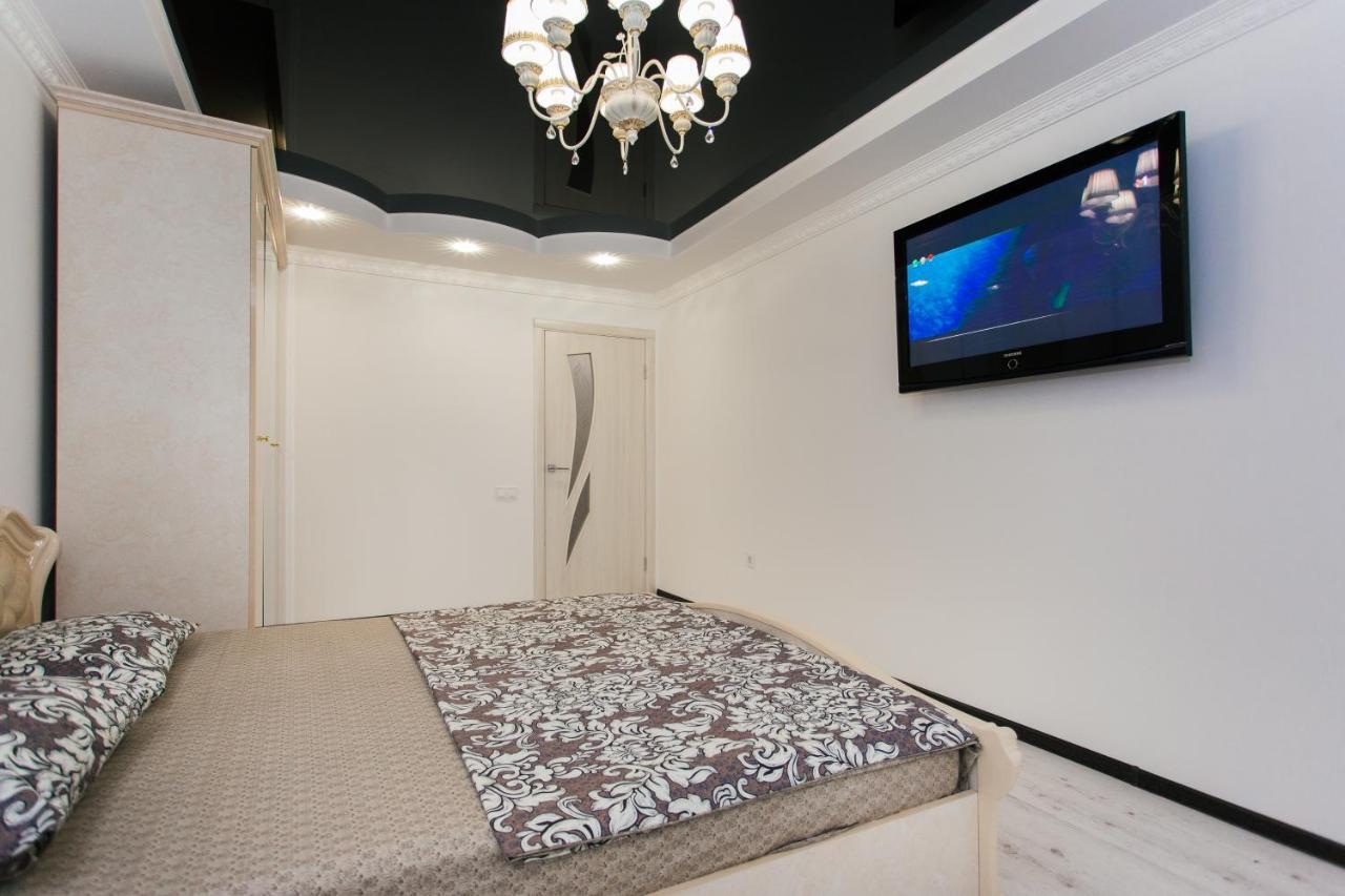 De Luxe Apartments Centr Illinskaya スームィ エクステリア 写真