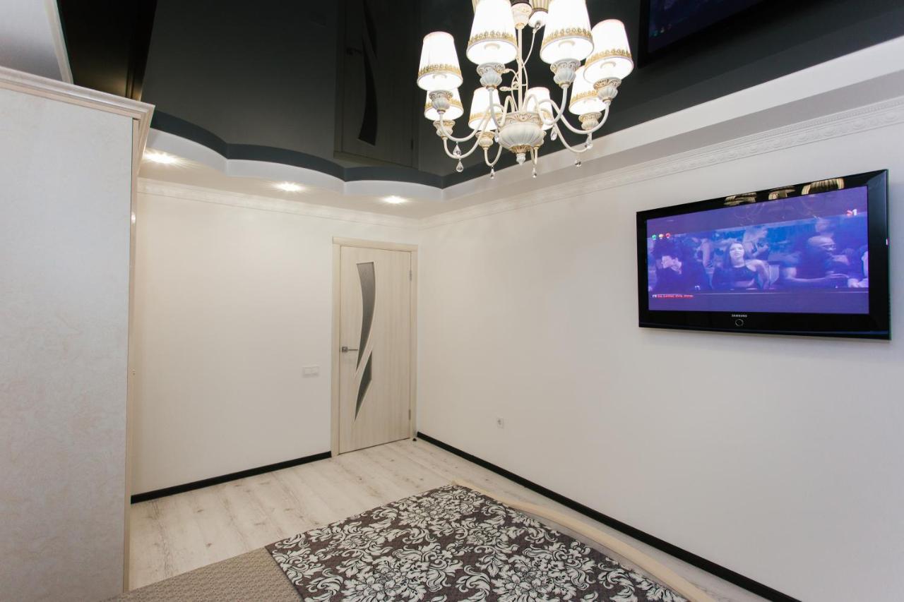De Luxe Apartments Centr Illinskaya スームィ エクステリア 写真