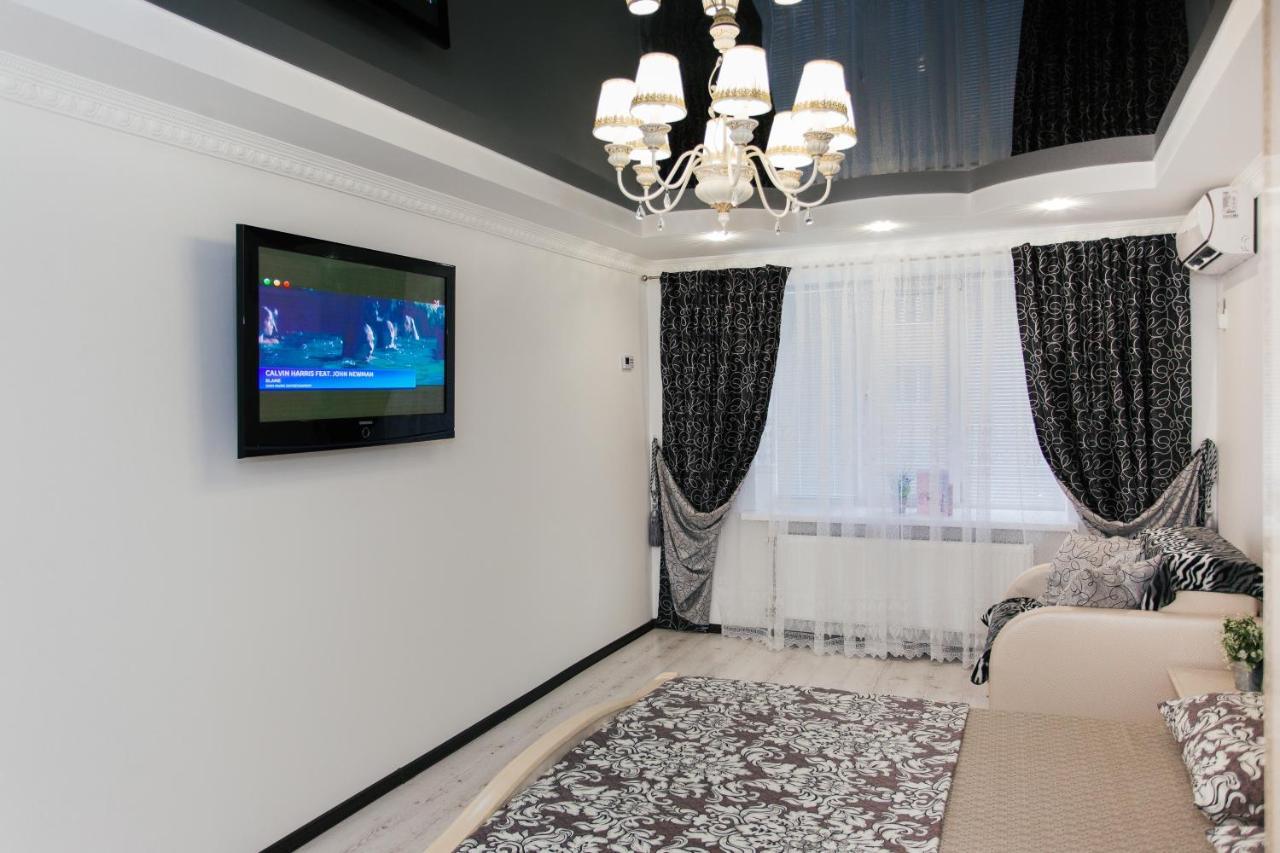 De Luxe Apartments Centr Illinskaya スームィ エクステリア 写真