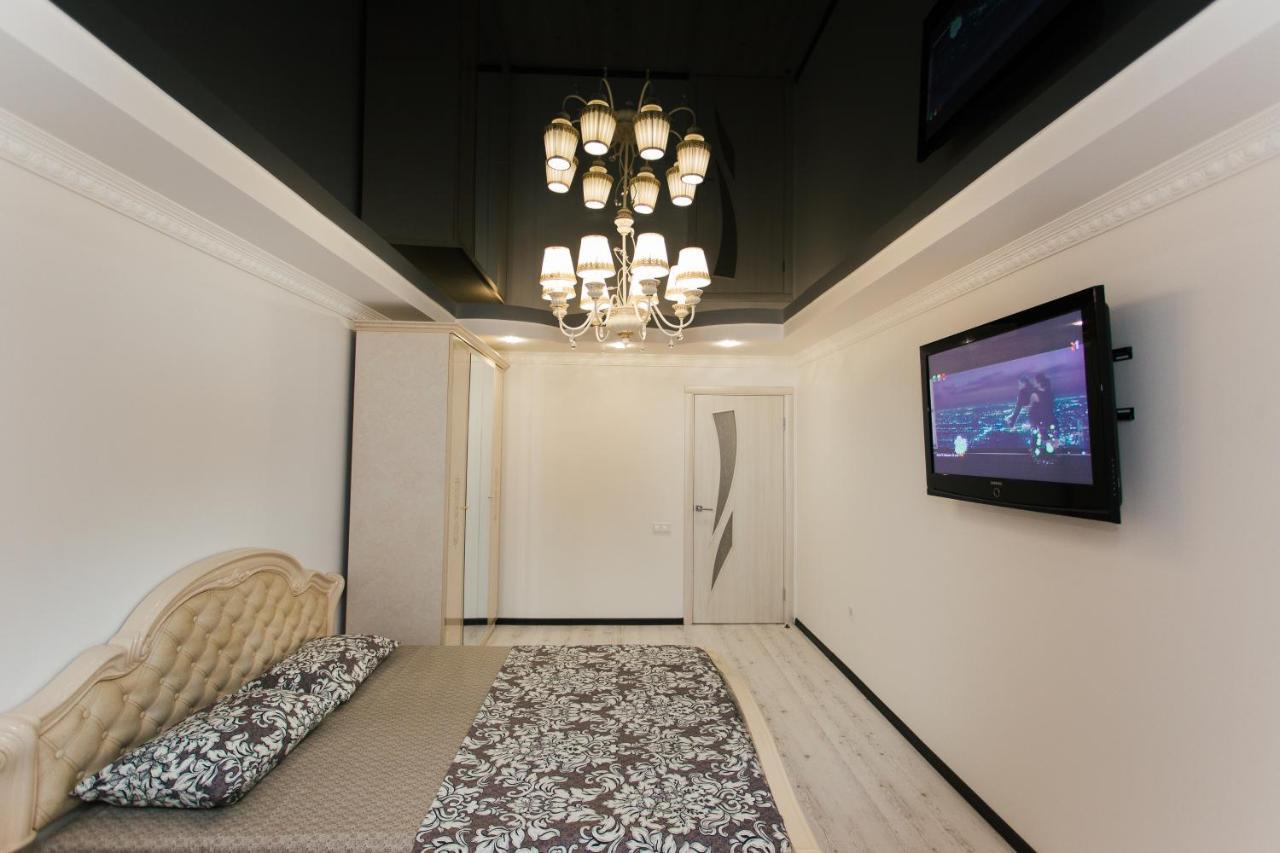 De Luxe Apartments Centr Illinskaya スームィ エクステリア 写真