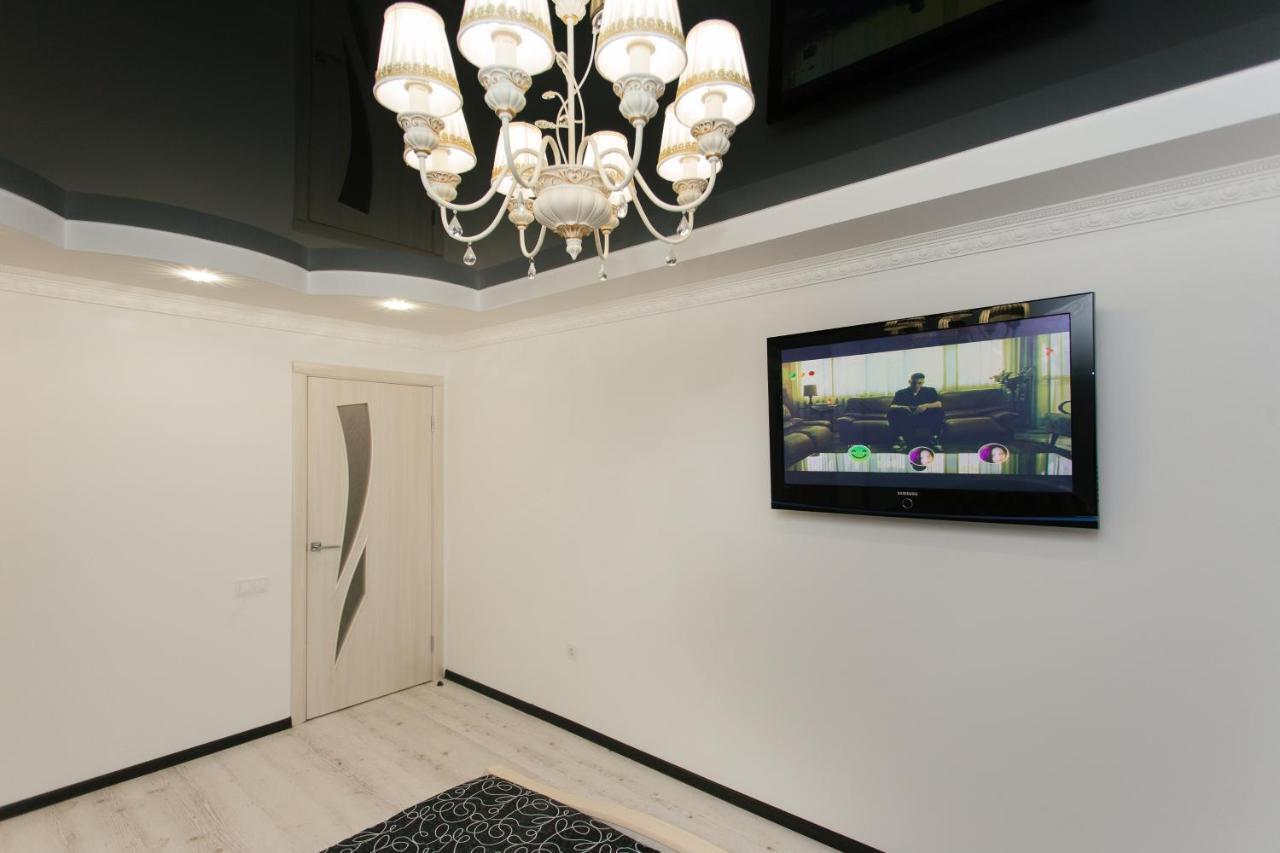 De Luxe Apartments Centr Illinskaya スームィ エクステリア 写真