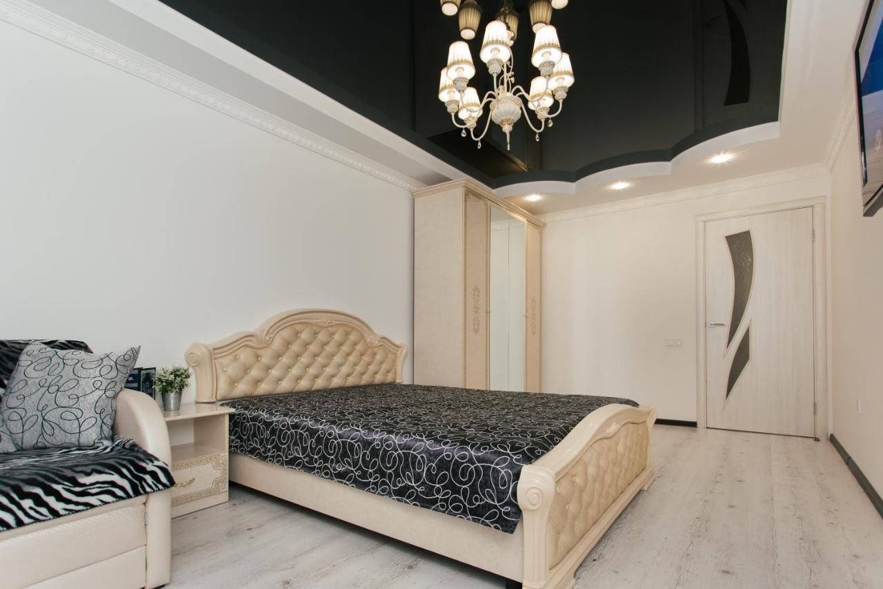 De Luxe Apartments Centr Illinskaya スームィ エクステリア 写真