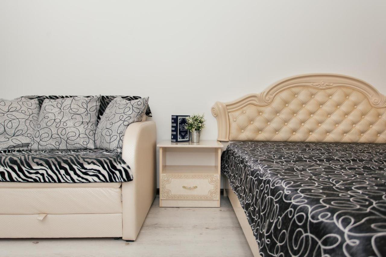 De Luxe Apartments Centr Illinskaya スームィ エクステリア 写真