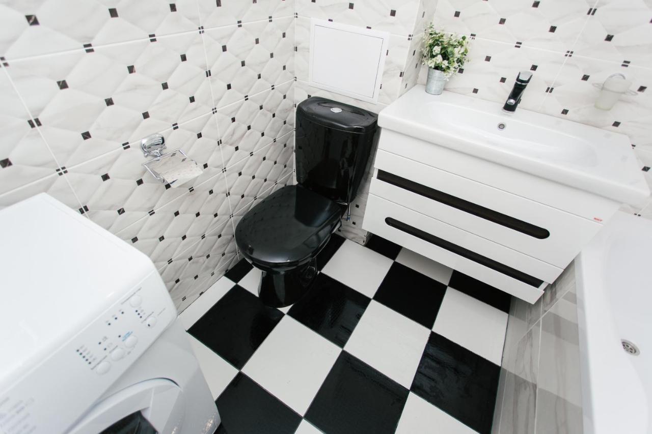 De Luxe Apartments Centr Illinskaya スームィ エクステリア 写真