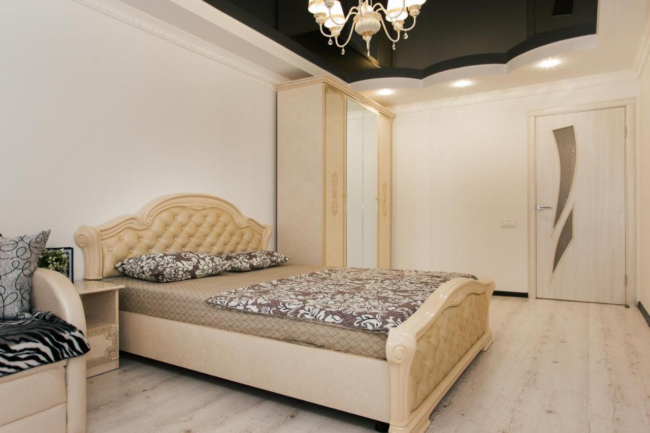 De Luxe Apartments Centr Illinskaya スームィ エクステリア 写真